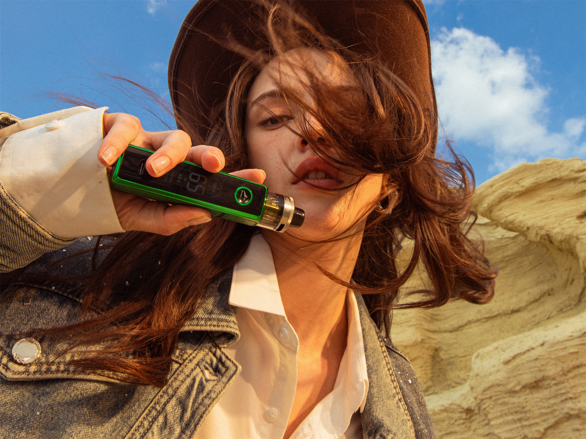 VOOPOO DRAG X3 box mod vape kit featuring large touchscreen display, PnP X coil platform, and dual battery support for 18650 or 21700 cells. Ideal for MTL, RDL, and DTL vaping.